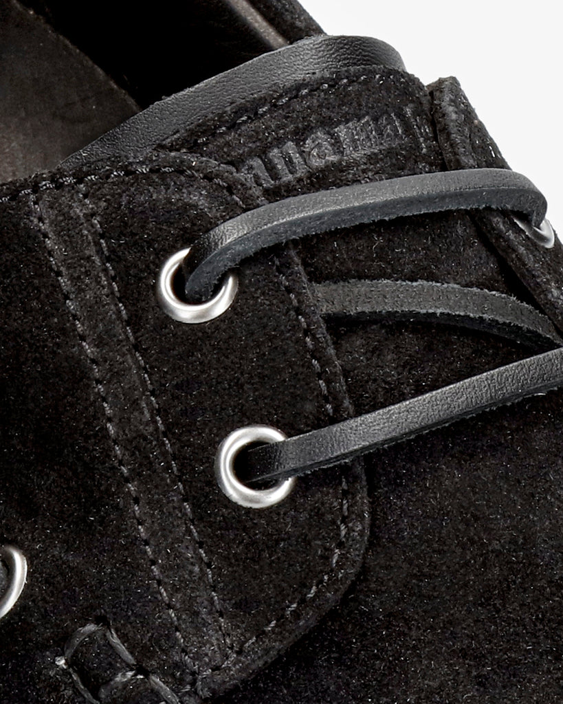 Boat náutico de piel con forro interior de piel. negro