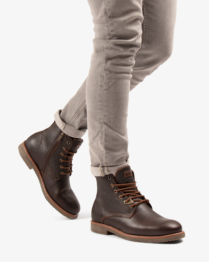 German Igloo botín de piel con forro interior de pelo natural. castaño