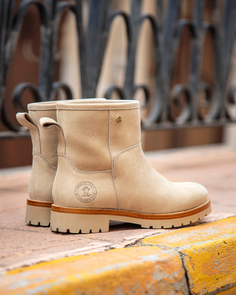 Grace botas de piel con forro interior de pelo. crudo