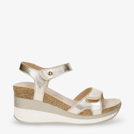 Nica Sport sandalias de piel con forro interior de piel. oro