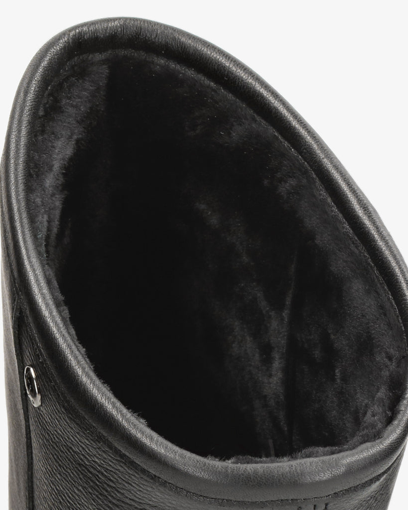 Patricia Igloo botas de piel con forro interior de pelo natural. negro