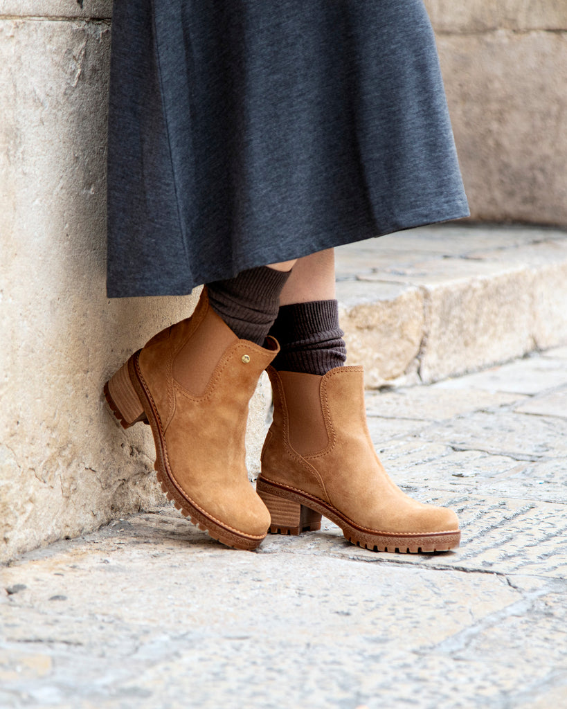 Pia botines de piel con forro interior de piel. cuero