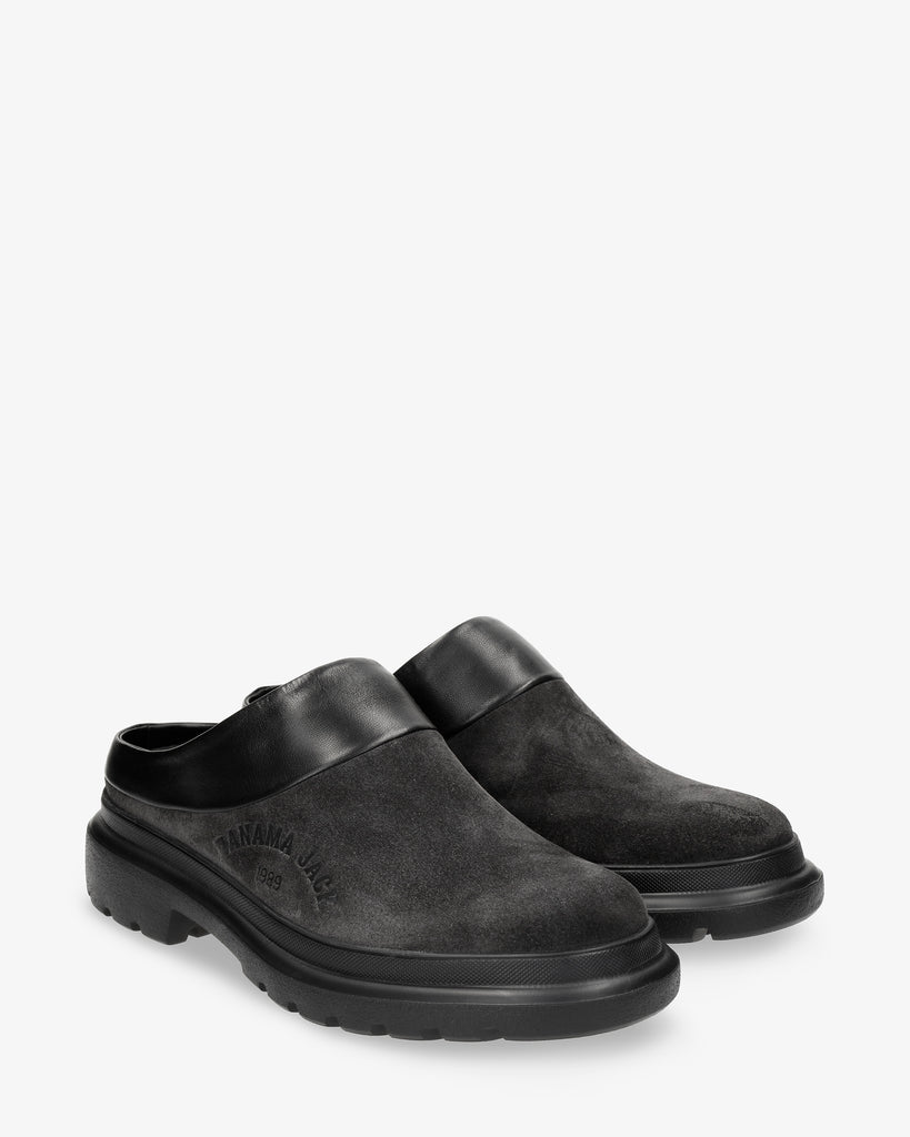 Theo zueco de piel con forro interior de piel. gris